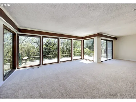 6902 SW 2nd Avenue Portland OR 97219