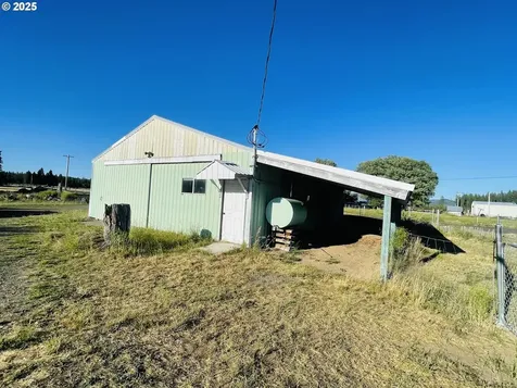 221 Lake Road Glenwood WA 98619