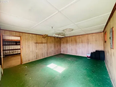 221 Lake Road Glenwood WA 98619