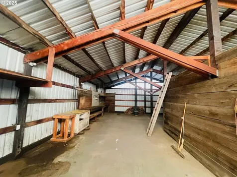 221 Lake Road Glenwood WA 98619