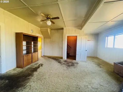 221 Lake Road Glenwood WA 98619
