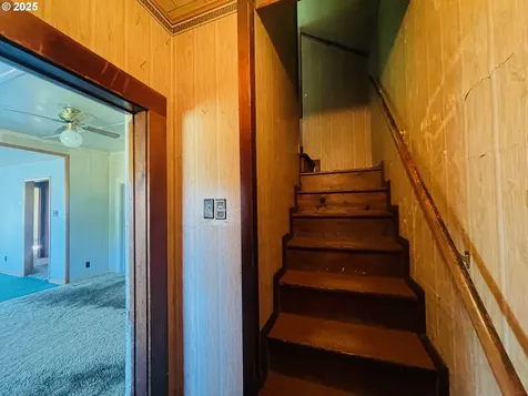 221 Lake Road Glenwood WA 98619