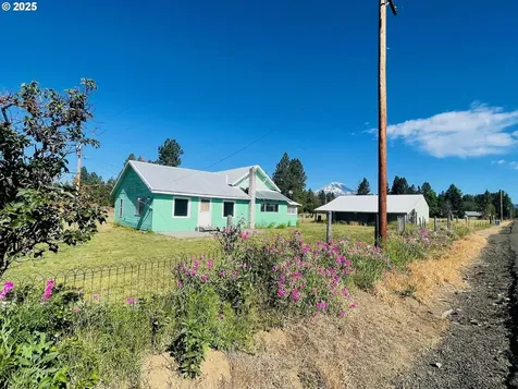 221 Lake Road Glenwood WA 98619