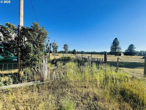 221 Lake Road Glenwood WA 98619