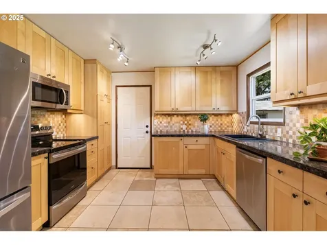 4125 SW Pendleton Street Portland OR 97221