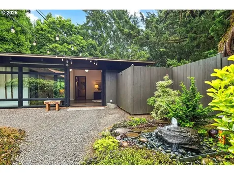 7725 SW Stewart Street Portland OR 97223