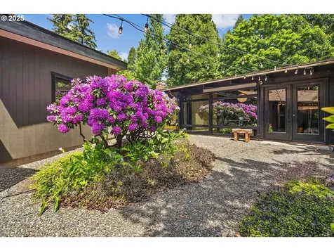 7725 SW Stewart Street Portland OR 97223