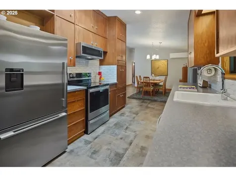 7725 SW Stewart Street Portland OR 97223
