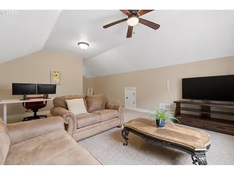 114 Muirfield Court SE Salem OR 97306