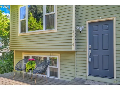 4824 SW Hamilton Court Portland OR 97221