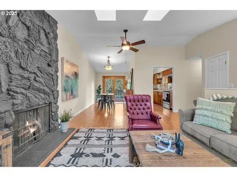4824 SW Hamilton Court Portland OR 97221