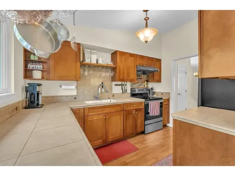 4824 SW Hamilton Court Portland OR 97221
