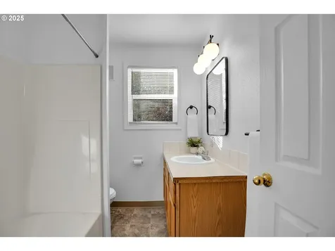 7243 N Hurst Avenue Portland OR 97203