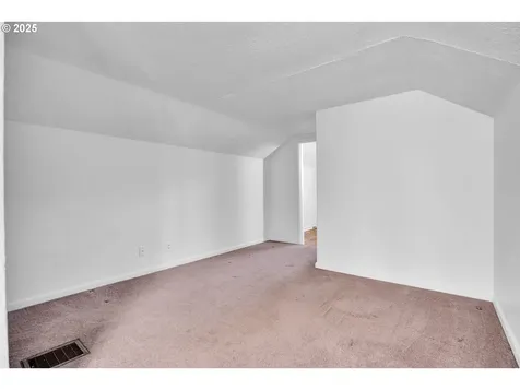 7243 N Hurst Avenue Portland OR 97203