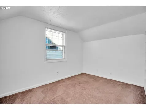 7243 N Hurst Avenue Portland OR 97203