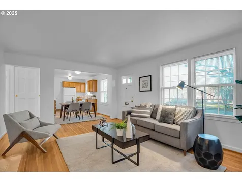 7243 N Hurst Avenue Portland OR 97203