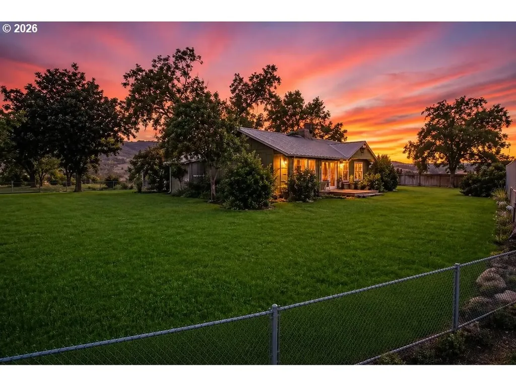 19369 E Highway 26 Mitchell OR 97750