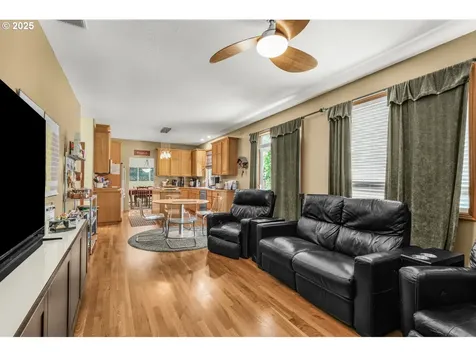33891 SE Davona Drive Scappoose OR 97056