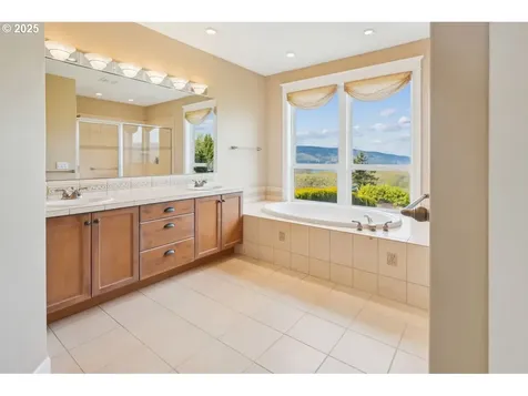 49 Bentley Drive Kelso WA 98626
