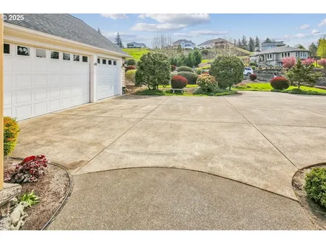 49 Bentley Drive Kelso WA 98626