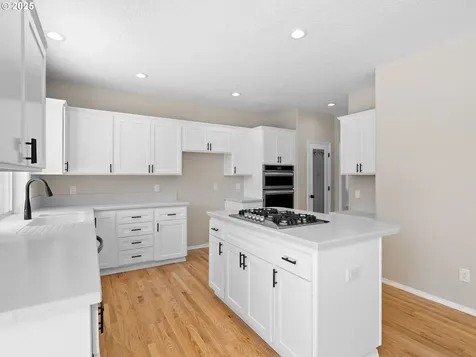 12576 NW Maplecrest Way Banks OR 97106