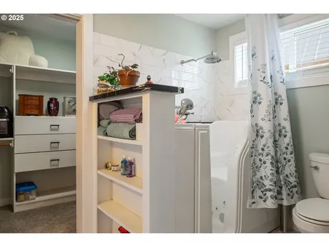 2436 Hickory Avenue Longview WA 98632