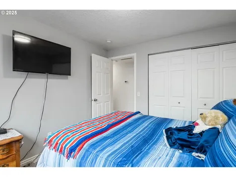 2436 Hickory Avenue Longview WA 98632