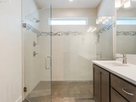 16711 NE 86th Street Vancouver WA 98682