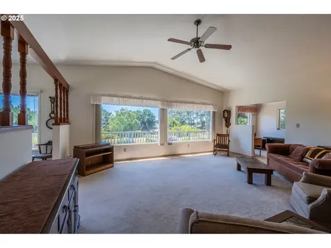 3230 Golf Links Road Bandon OR 97411
