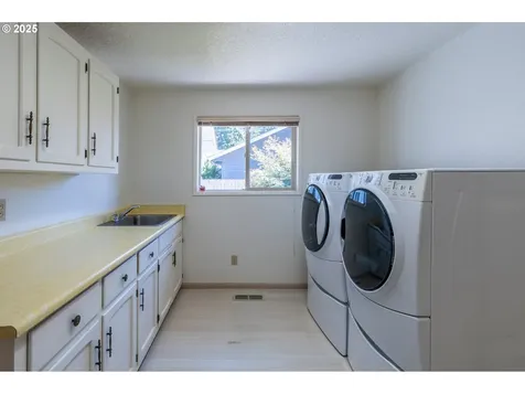 3230 Golf Links Road Bandon OR 97411