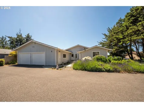 3230 Golf Links Road Bandon OR 97411