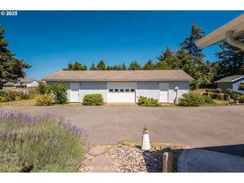 3230 Golf Links Road Bandon OR 97411