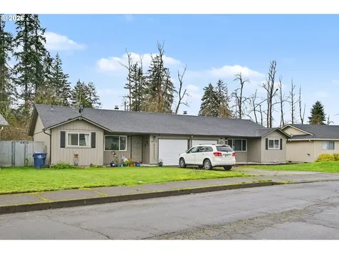 4853 Elderberry Loop Springfield OR 97478