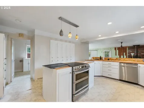 12240 SW Boones Ferry Road Portland OR 97219