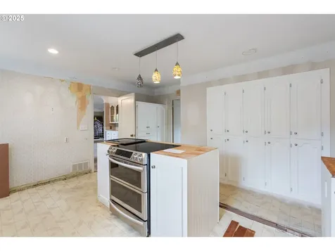 12240 SW Boones Ferry Road Portland OR 97219