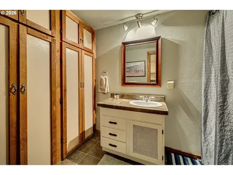 209 Blaine Road Woodland WA 98674