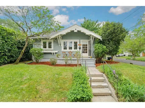 5504 SE Ankeny Street Portland OR 97215