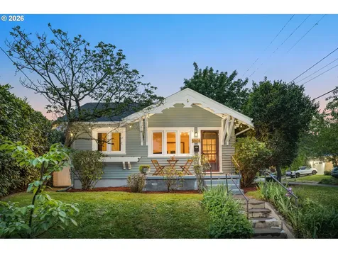 5504 SE Ankeny Street Portland OR 97215
