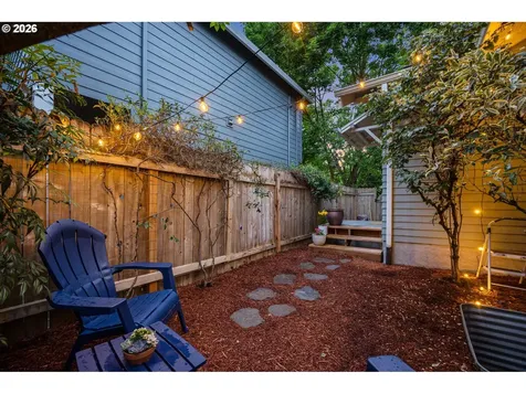 5504 SE Ankeny Street Portland OR 97215