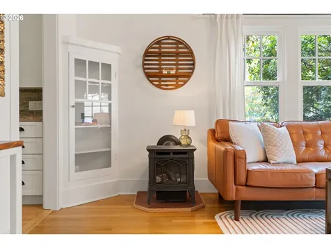 5504 SE Ankeny Street Portland OR 97215