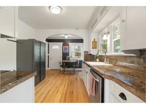 5504 SE Ankeny Street Portland OR 97215