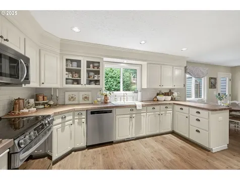 14150 S Canyon Ridge Drive Oregon City OR 97045