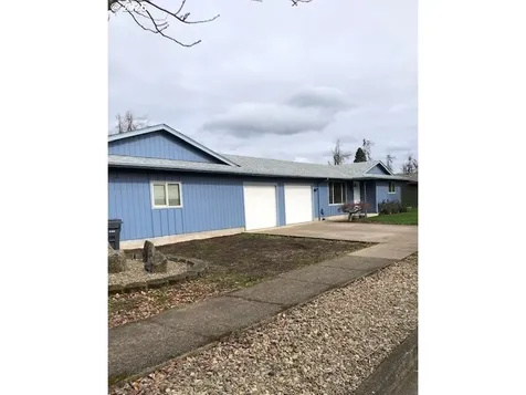 1152 1154 T Street Springfield OR 97477