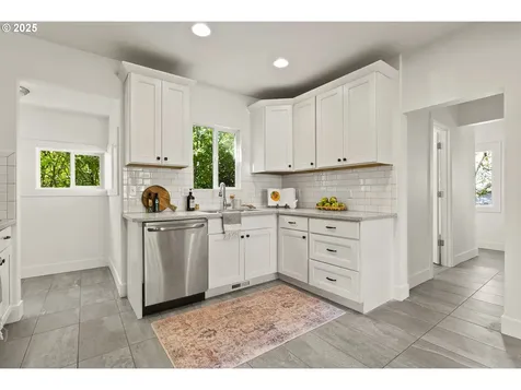 3255 NE 80th Avenue Portland OR 97213