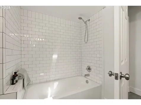 3255 NE 80th Avenue Portland OR 97213