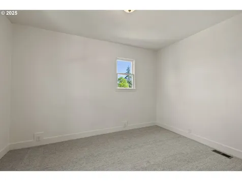 3255 NE 80th Avenue Portland OR 97213