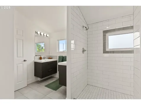3255 NE 80th Avenue Portland OR 97213