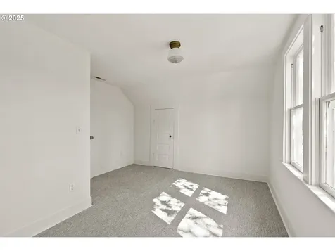 3255 NE 80th Avenue Portland OR 97213