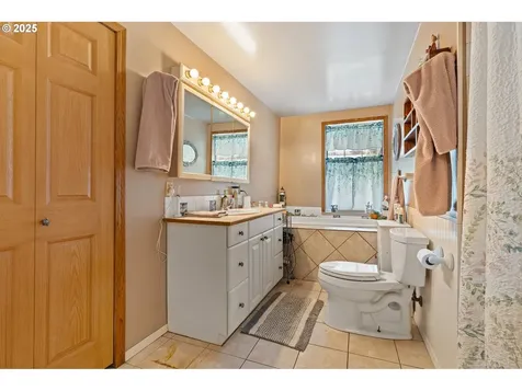 206 Sareault Road Toledo WA 98591