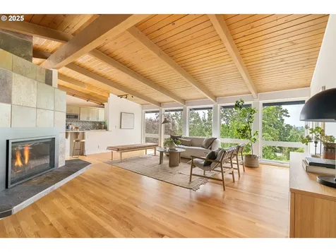10421 SW 63rd Drive Portland OR 97219